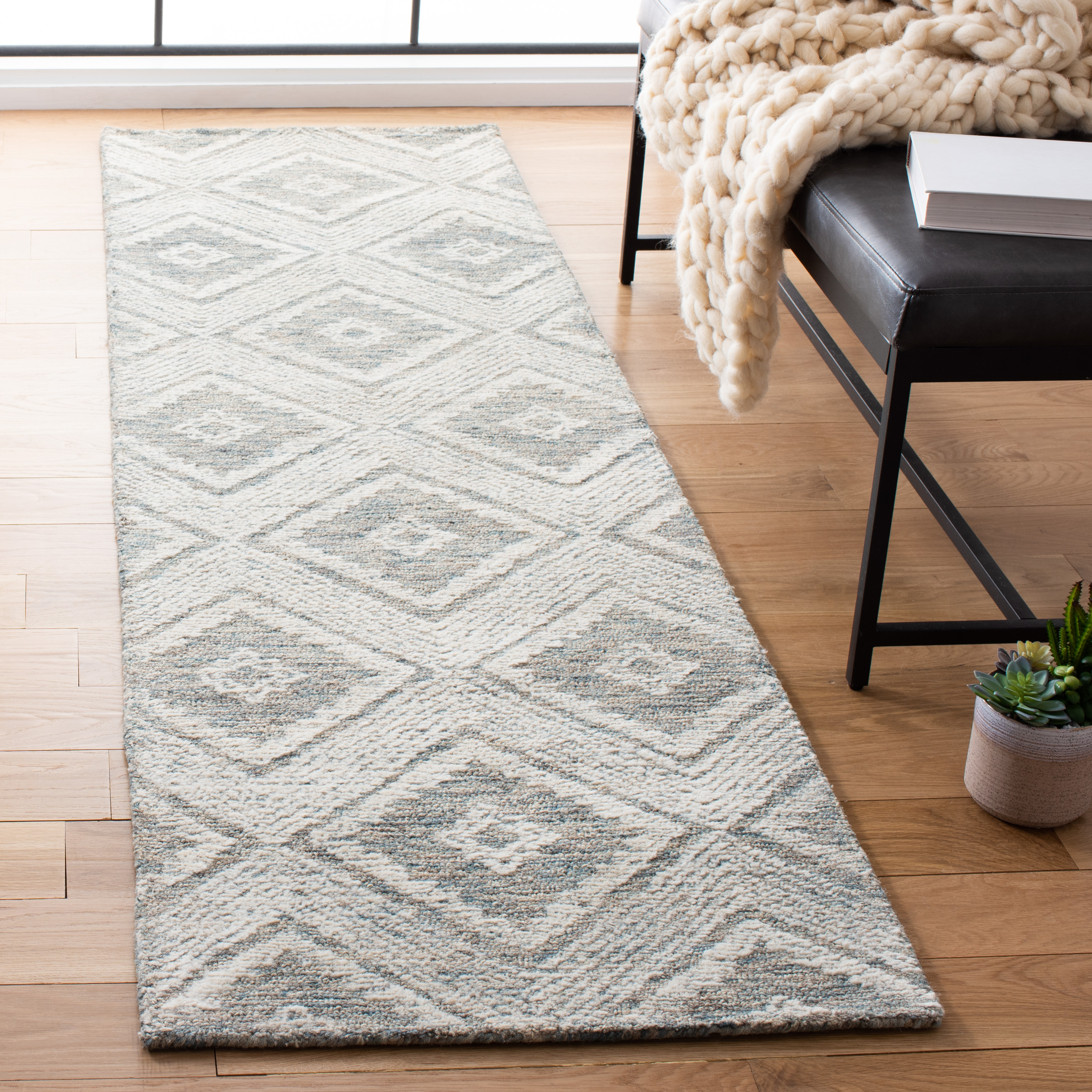 Safavieh Hand Tufted Abstract Collection Ivory / Denim Area Rugs – ABT347L