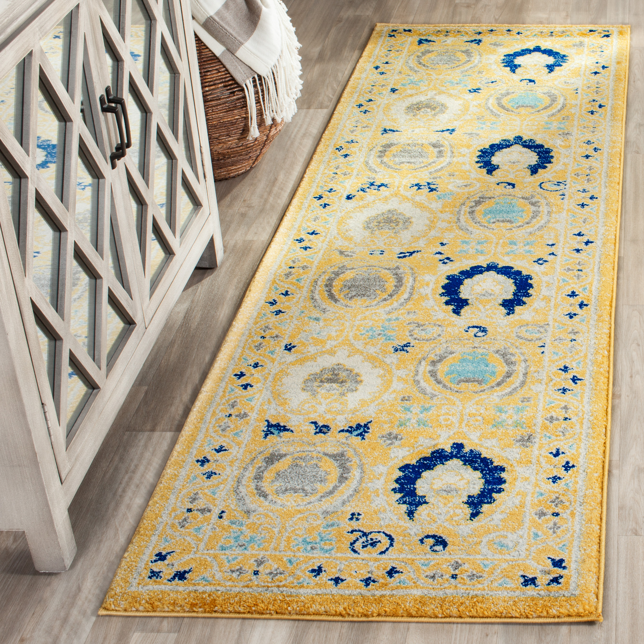 Gold / Ivory Safavieh Power Loomed Evoke Area Rugs – EVK251B