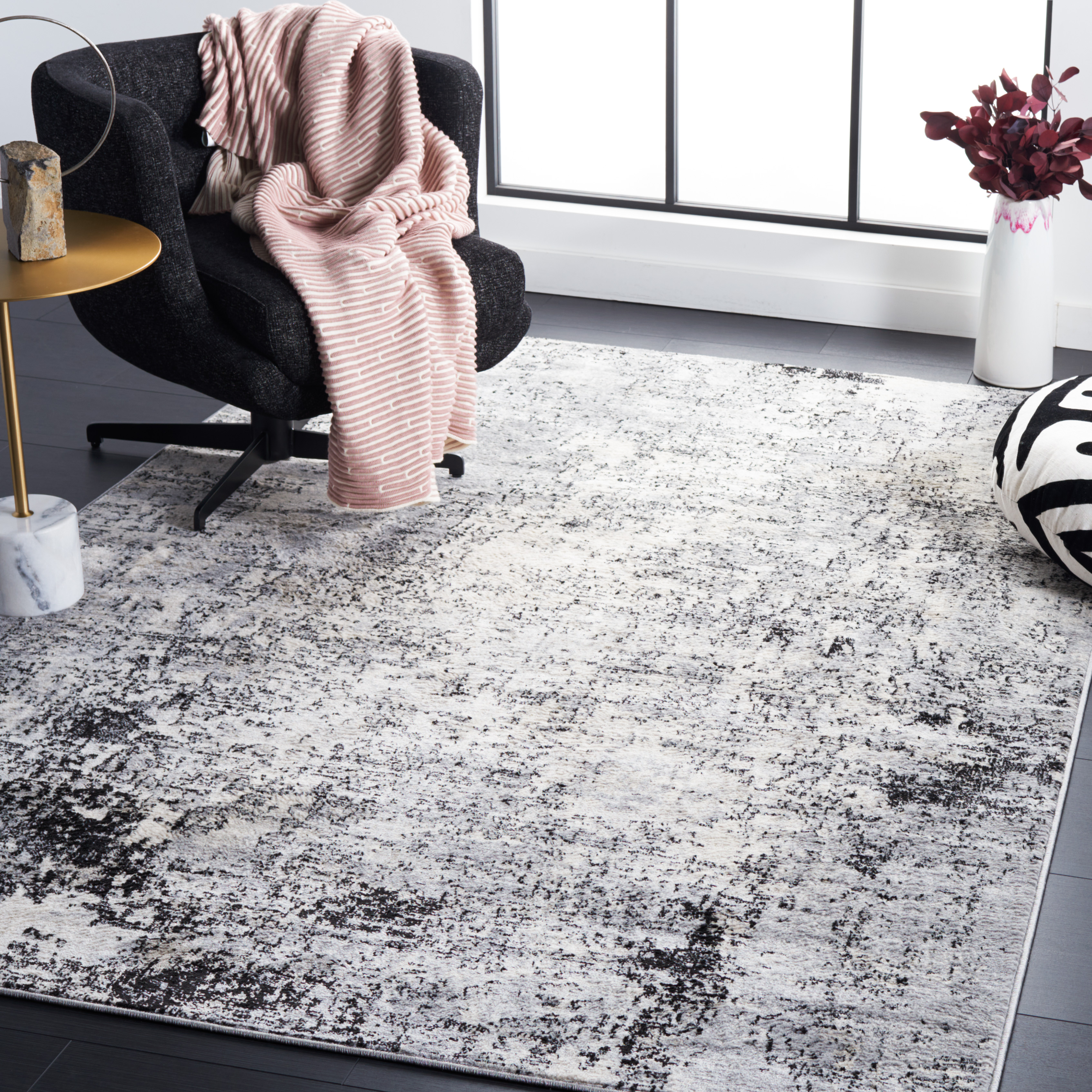 Safavieh Power Loomed Jasper Collection Ivory / Black Area Rugs